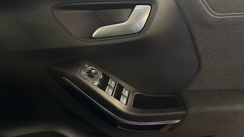 Ford Puma 1.0 EcoBoost Hybrid mHEV Titanium 5dr DCT Petrol Hatchback